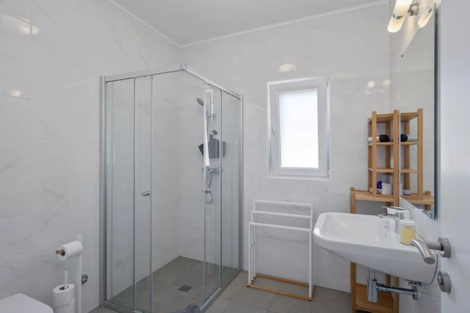 Apartments Villa Salvia Adriatica Grebaštica - Two Bedroom Apartment With Terrace And Sea View (Adriatica)-Salle de bain