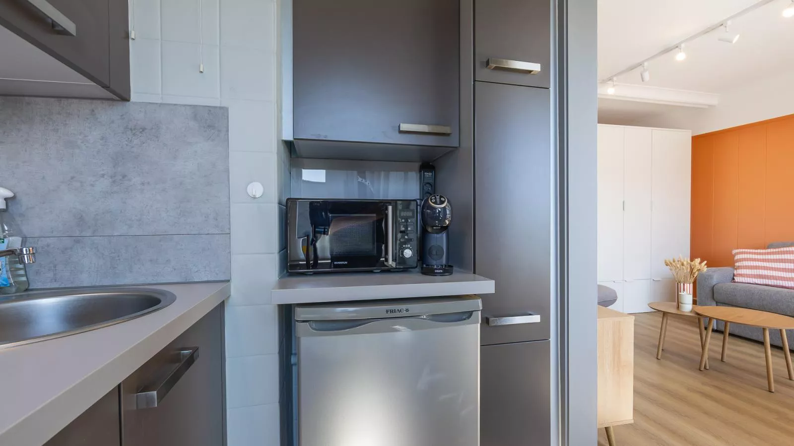 Carla - 0801B-Kitchen