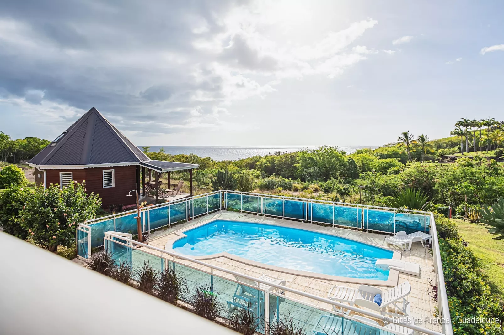 Complexe entier-Résidence-Villa-Salle de Bain amenagée-Vue mer-Schwimmbad