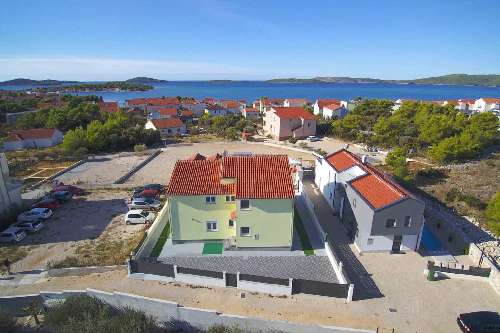 Sea view Villa Brodarica-Außenbereich Sommer