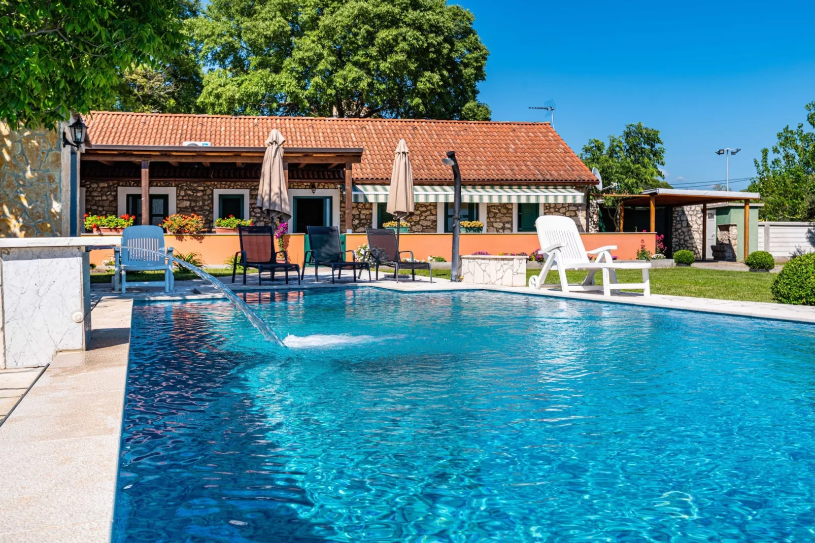 Authentic stone house Momo-Swimming pool