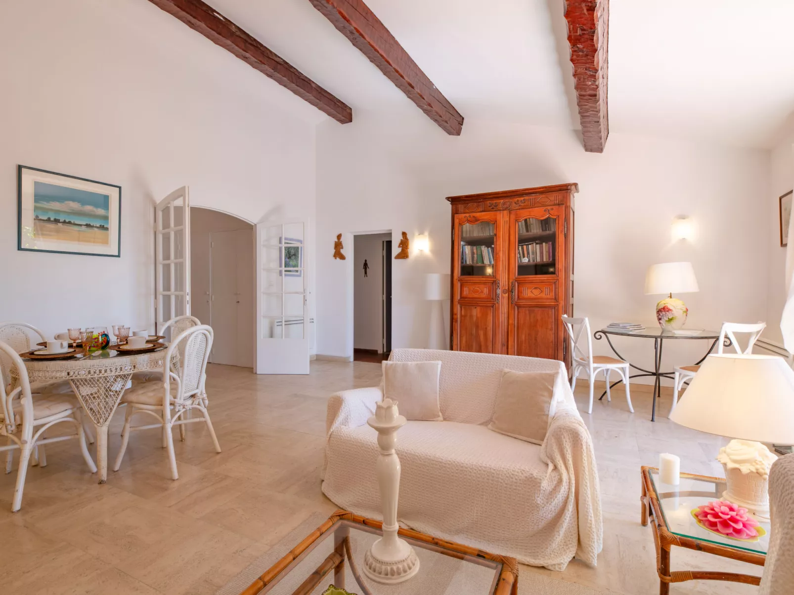 El Cantarello-Inside