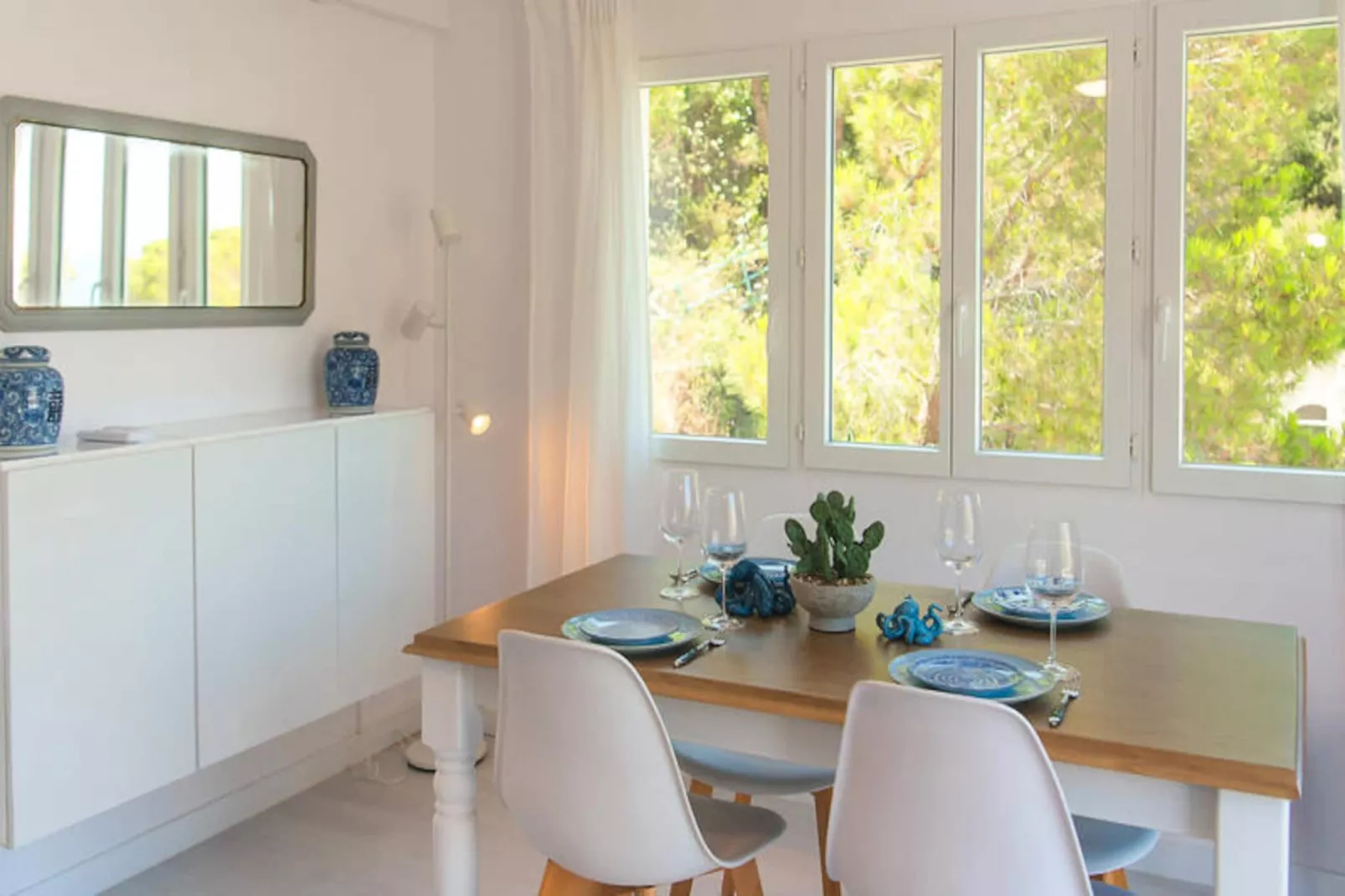 Maison à Roses-Untagged