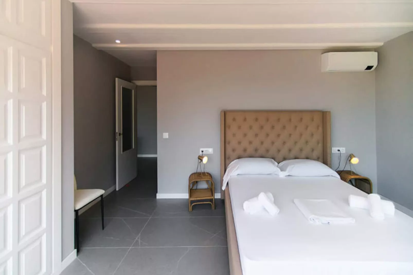 Maison à Roses-Untagged