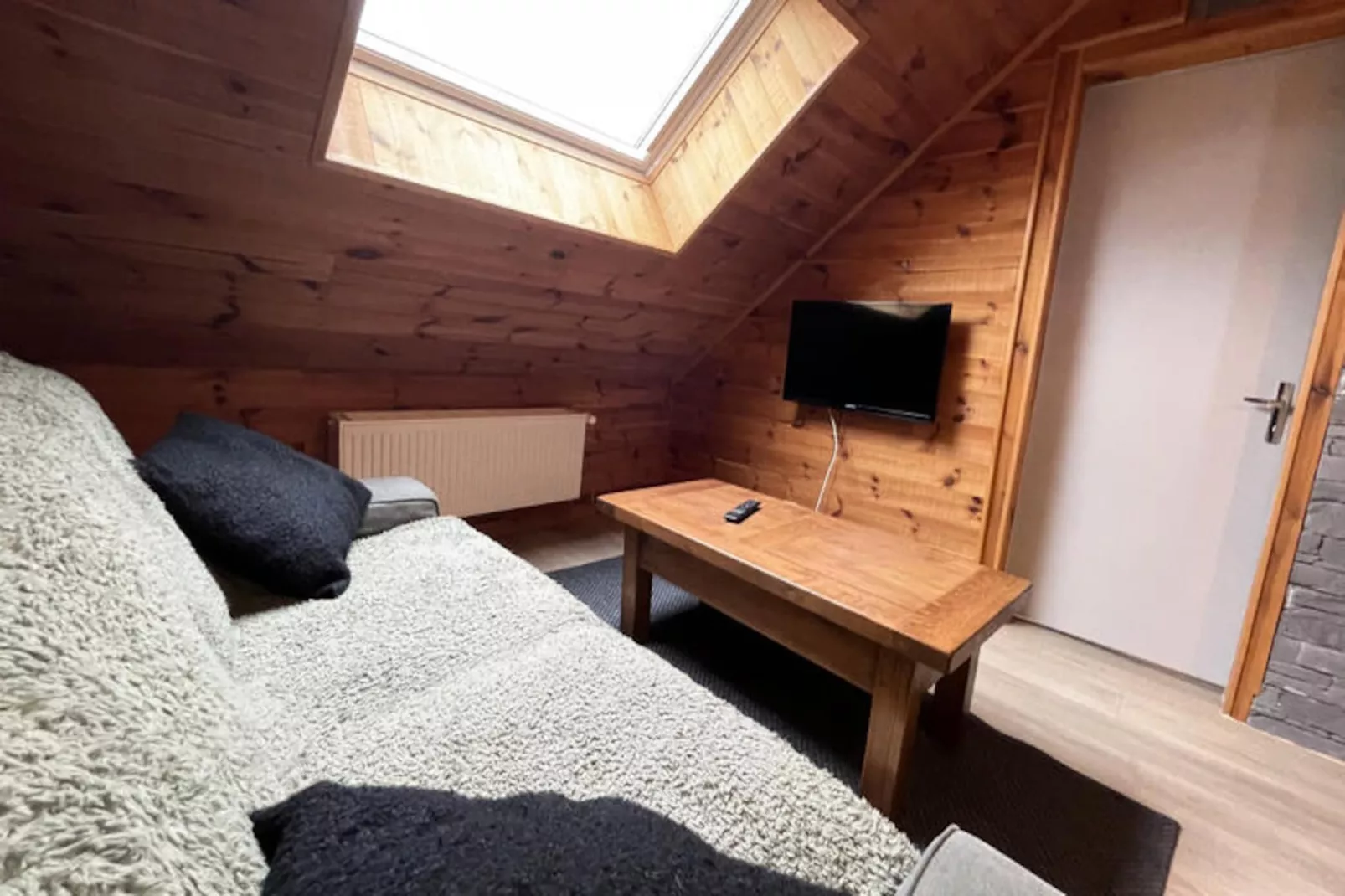 Appartements à Albepierre Bredons - Untagged