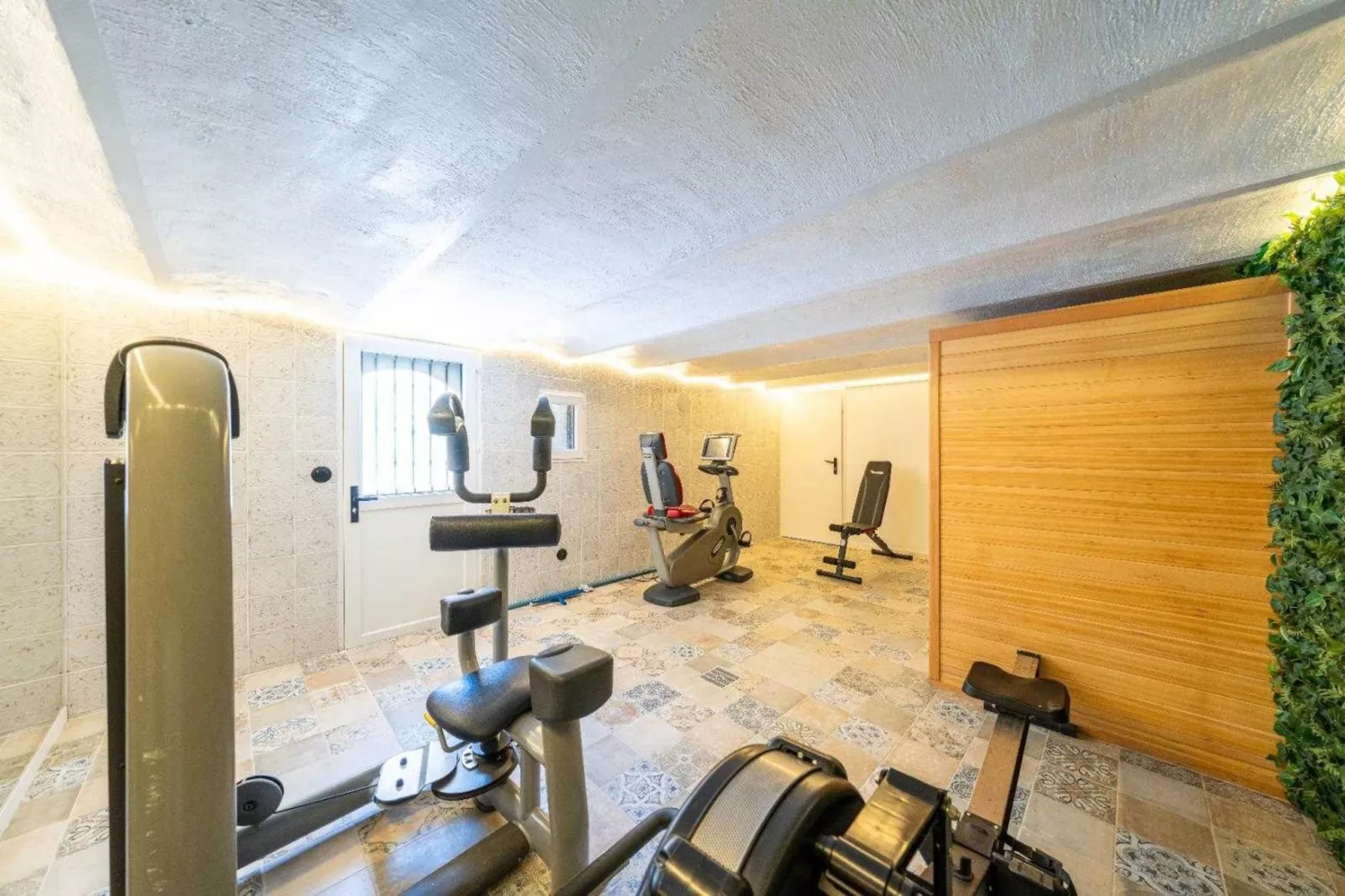 LL-13-ROSOLIEL-Untagged