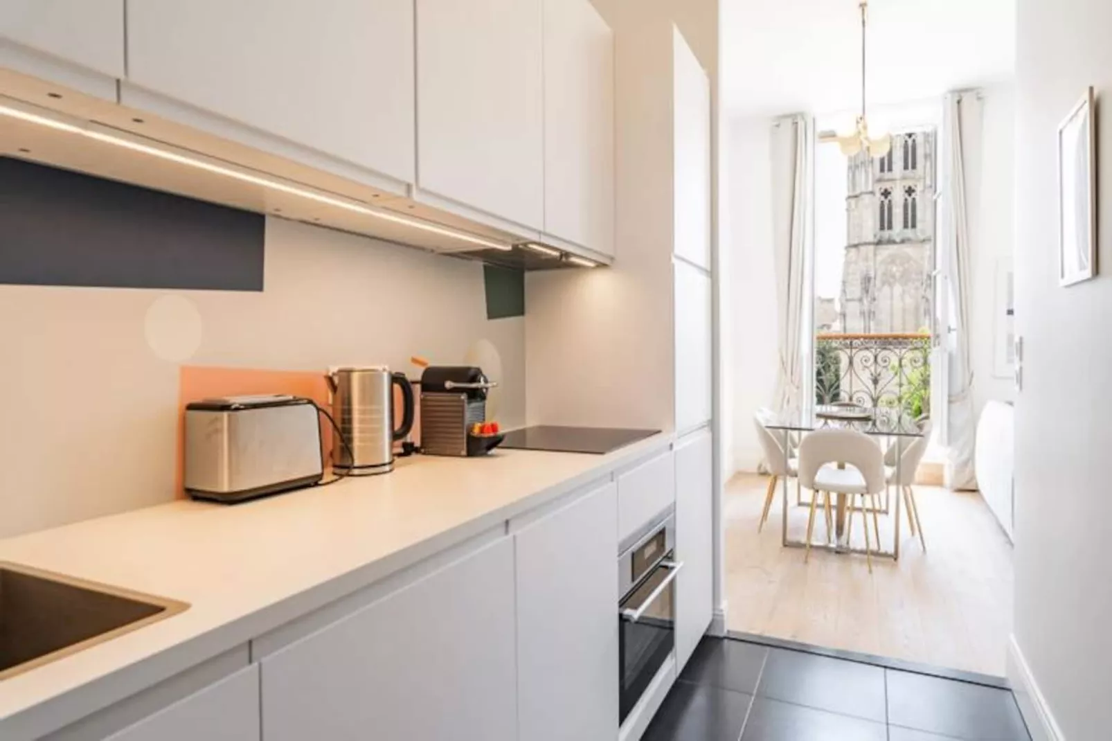 Appartement Place Pey Berland Avec Balcon Et Parking-Untagged