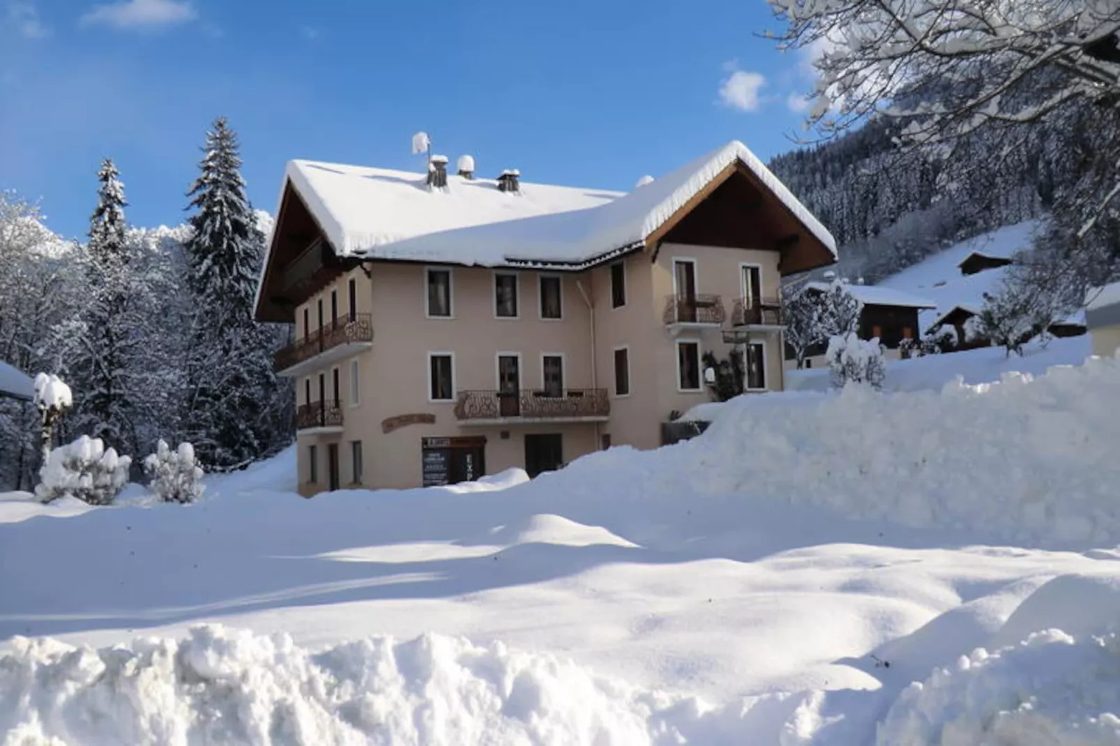 Résidence Vieux Noyer-Non tagué