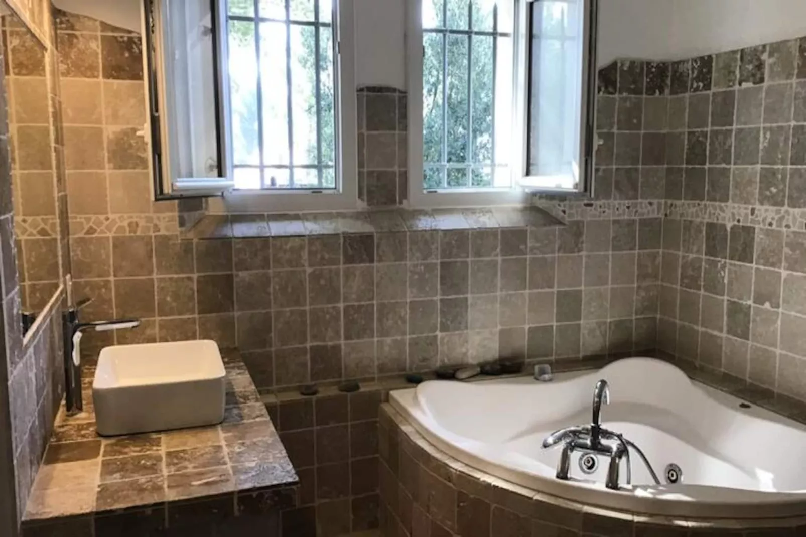 Belle Villa Proven&ccedil;ale Au Calme Avec Piscine-Untagged