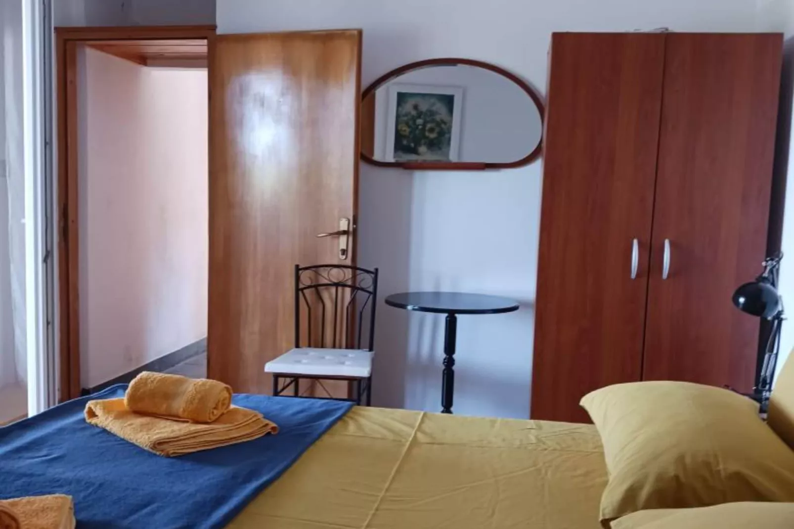 Apartmani Green Oasis - One Bedroom Apartment with Terrace and Sea View-Bedroom