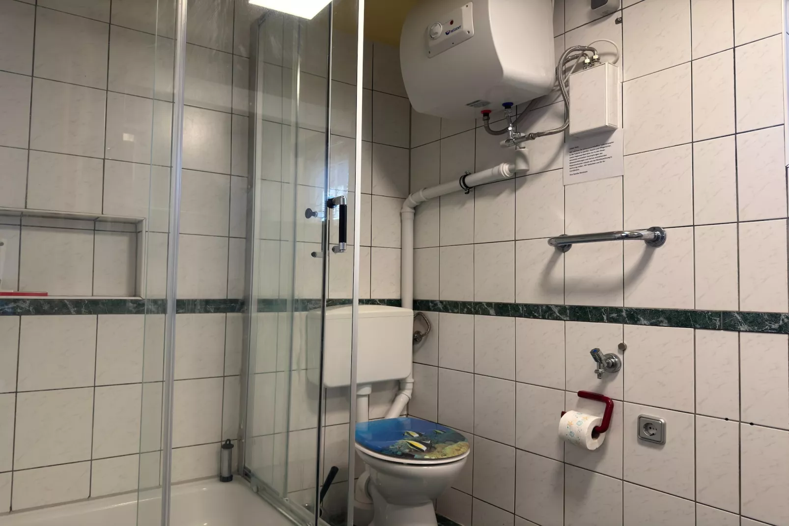 Das Haus Am See mit Kamin und eigenem Boot-Salle de bain