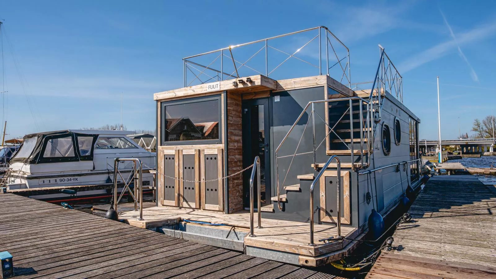 Tiny Houseboat De Woudaap - I-Exterior in summer