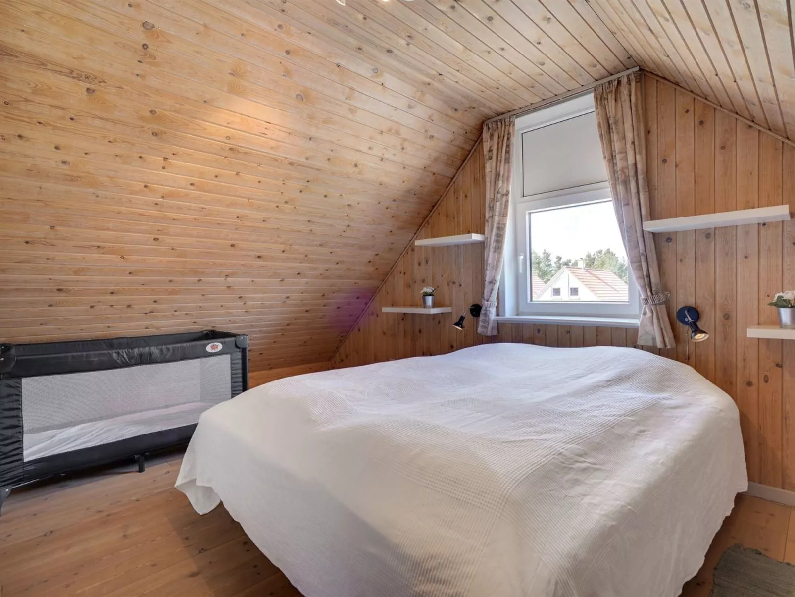 "Urda" - 1km from the sea-Drinnen