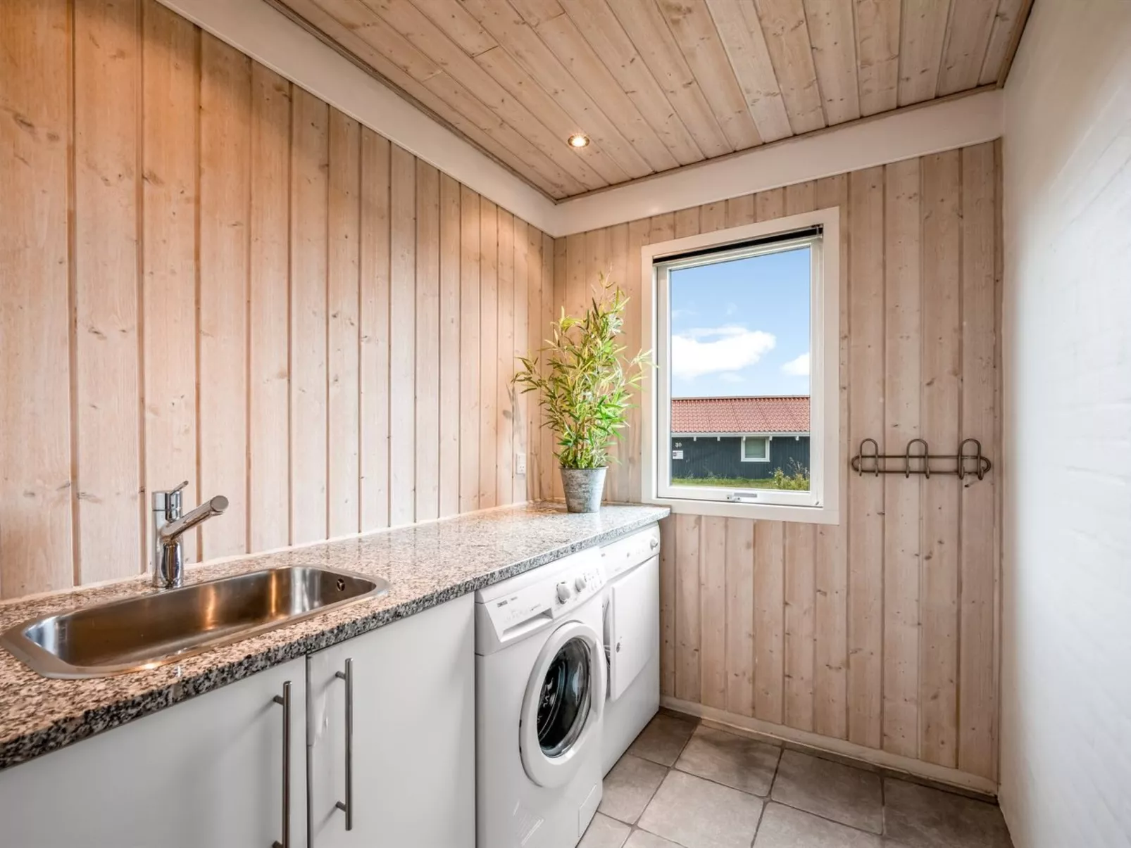 "Temjana" -  from the sea-Inside