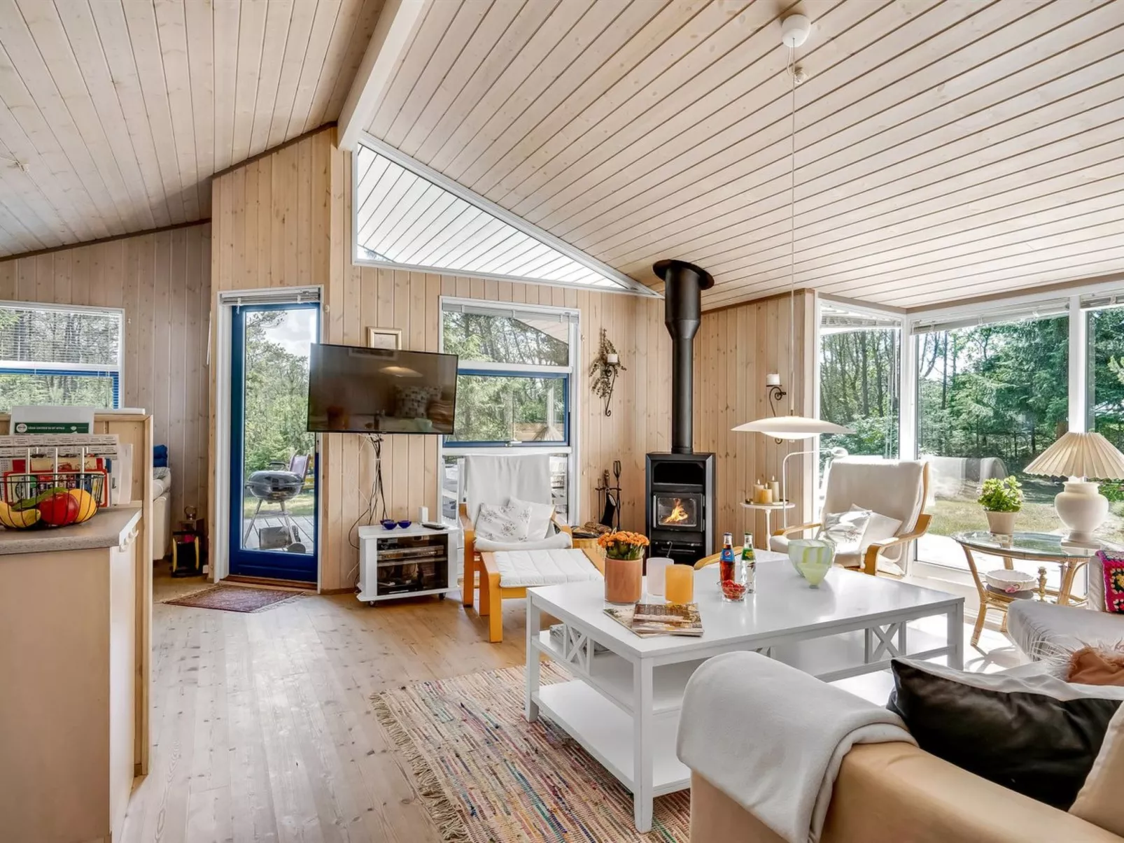 "Hakan" - 4km from the sea-Inside