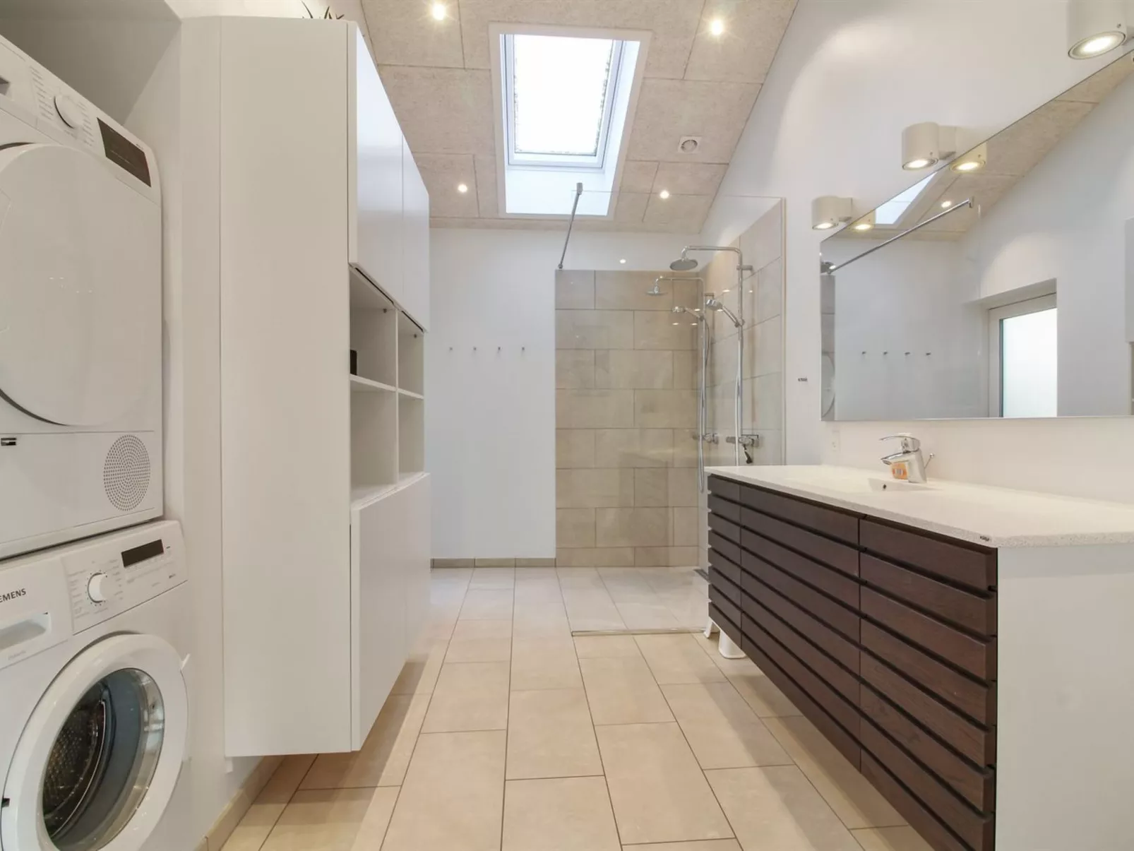 "Harriet" - 800m from the sea-Dedans