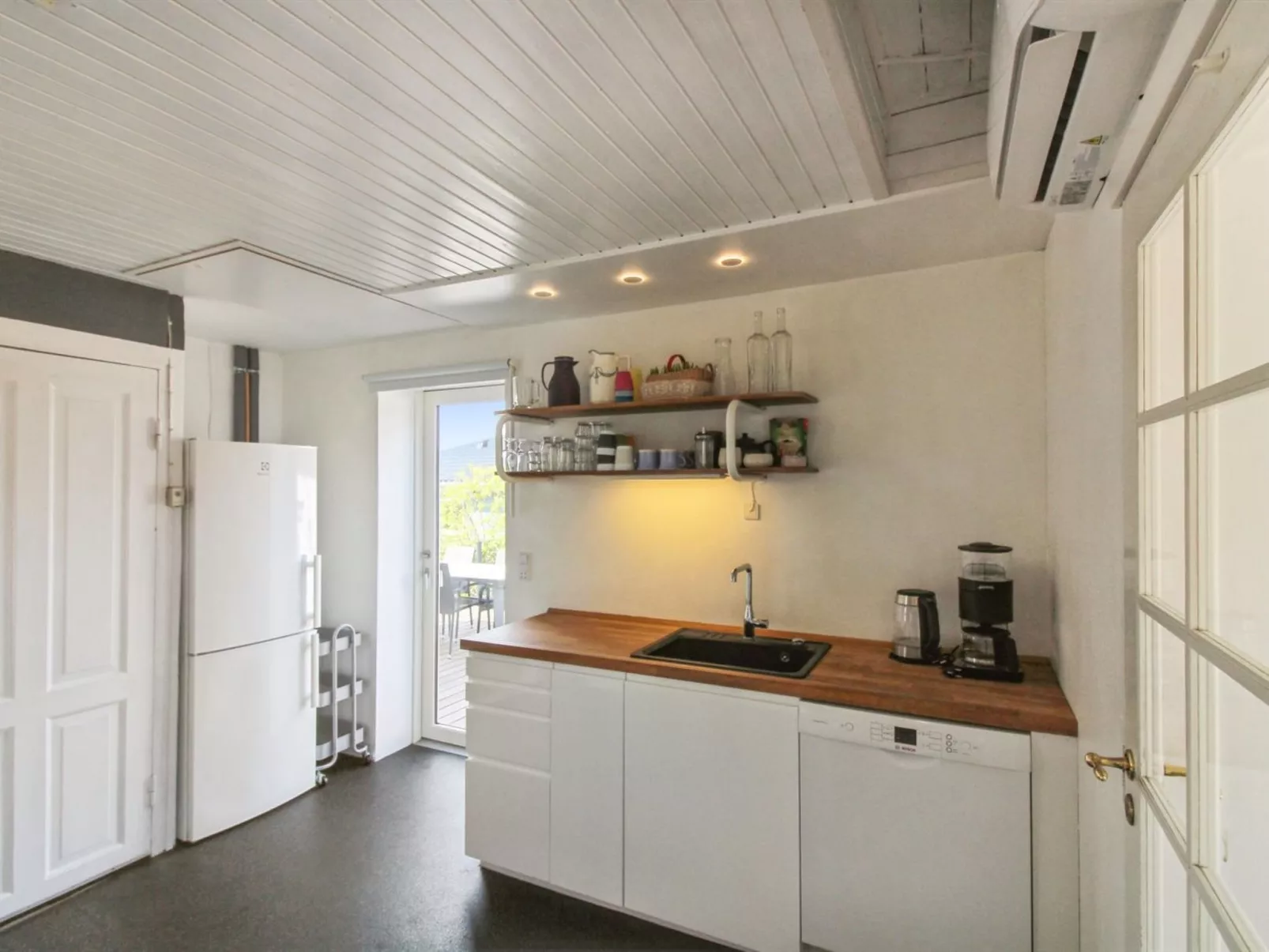 "Elize" - 250m from the sea-Inside