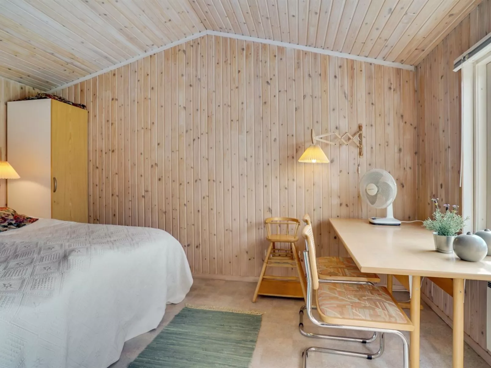 "Glum" - 300m from the sea-Inside