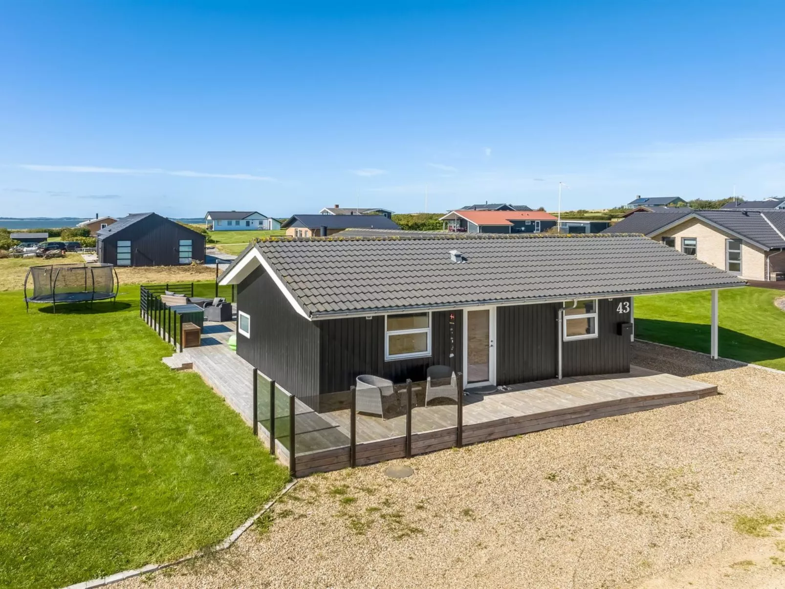 "Ginia" - 150m to the fjord-Draußen