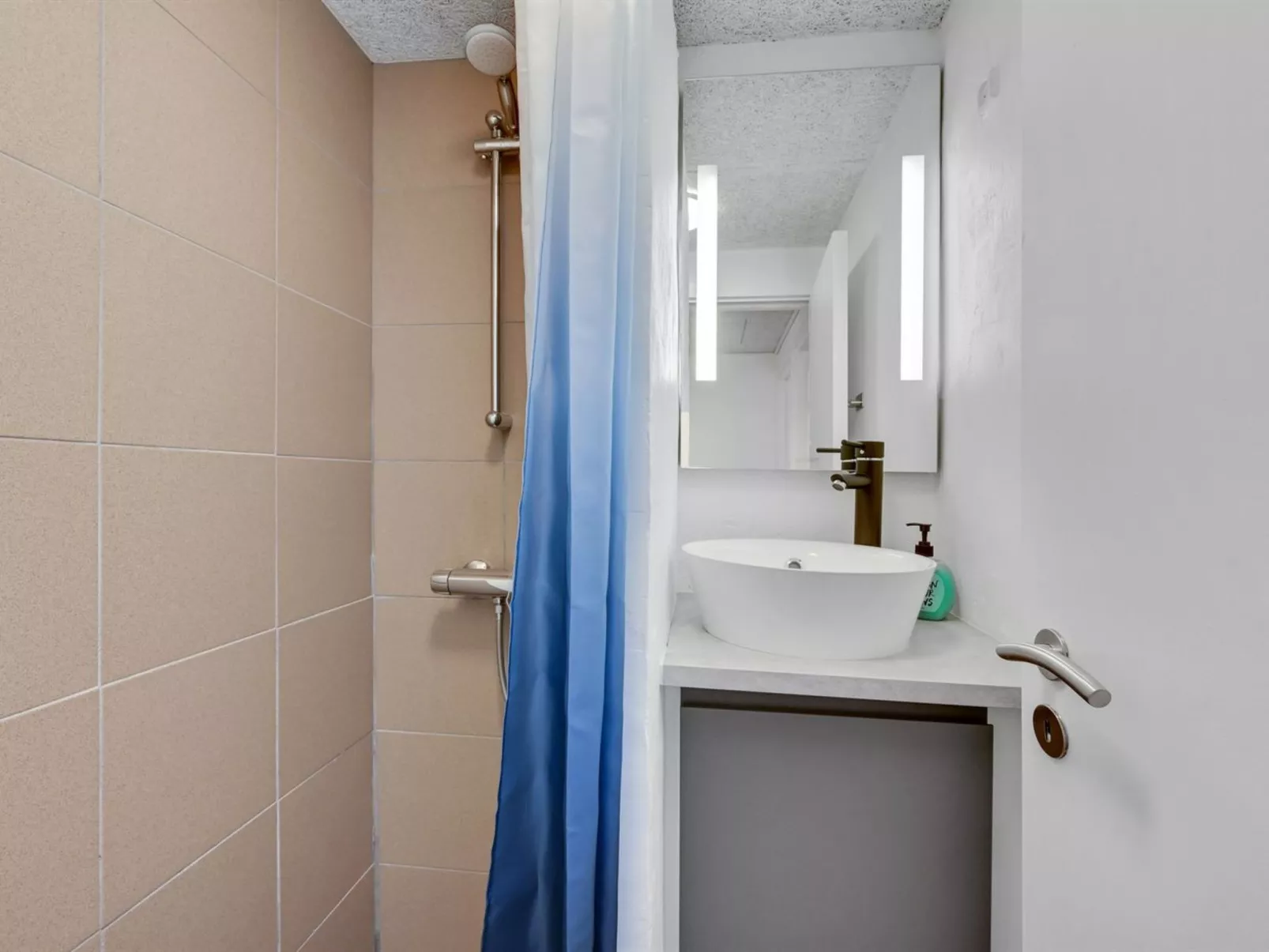 "Mert" - 1.2km from the sea-Inside