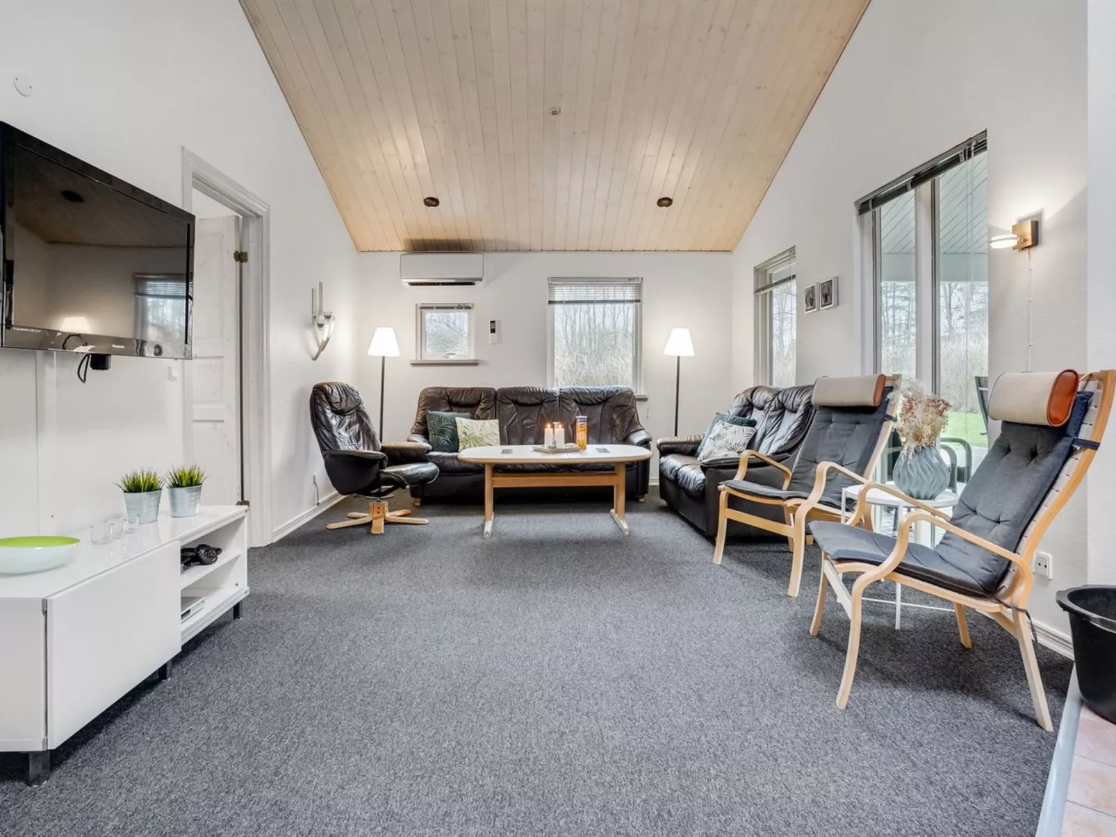 "Anica" - 29km from the sea-Drinnen