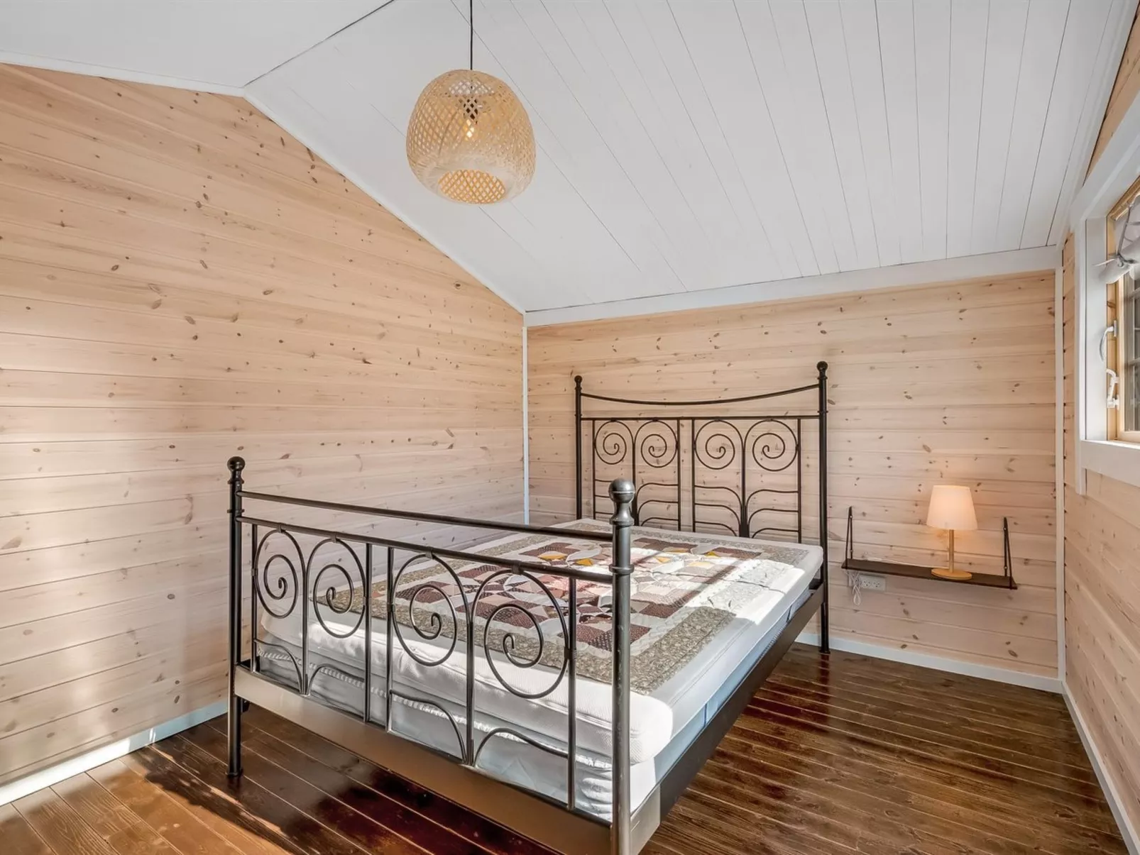 "Valdemar" - 350m to the fjord-Dedans