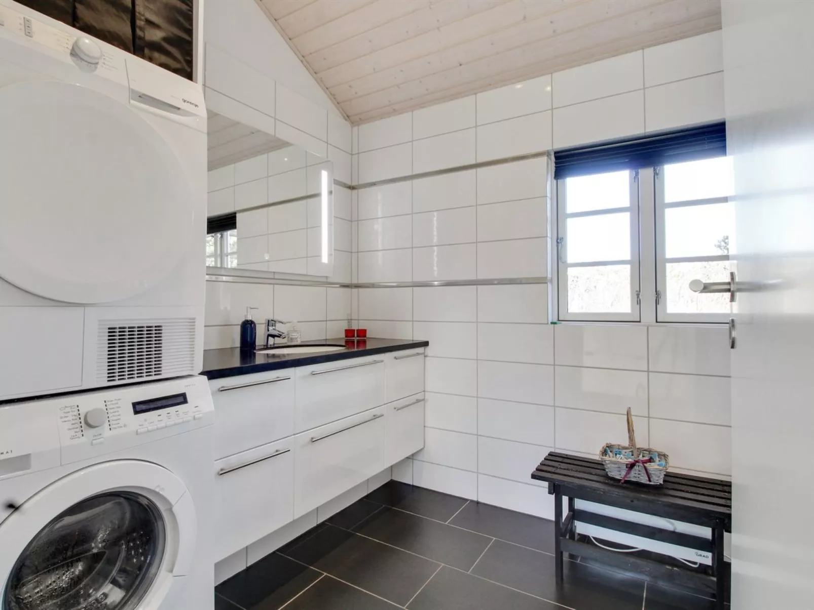 "Soleil" - 300m from the sea-Drinnen