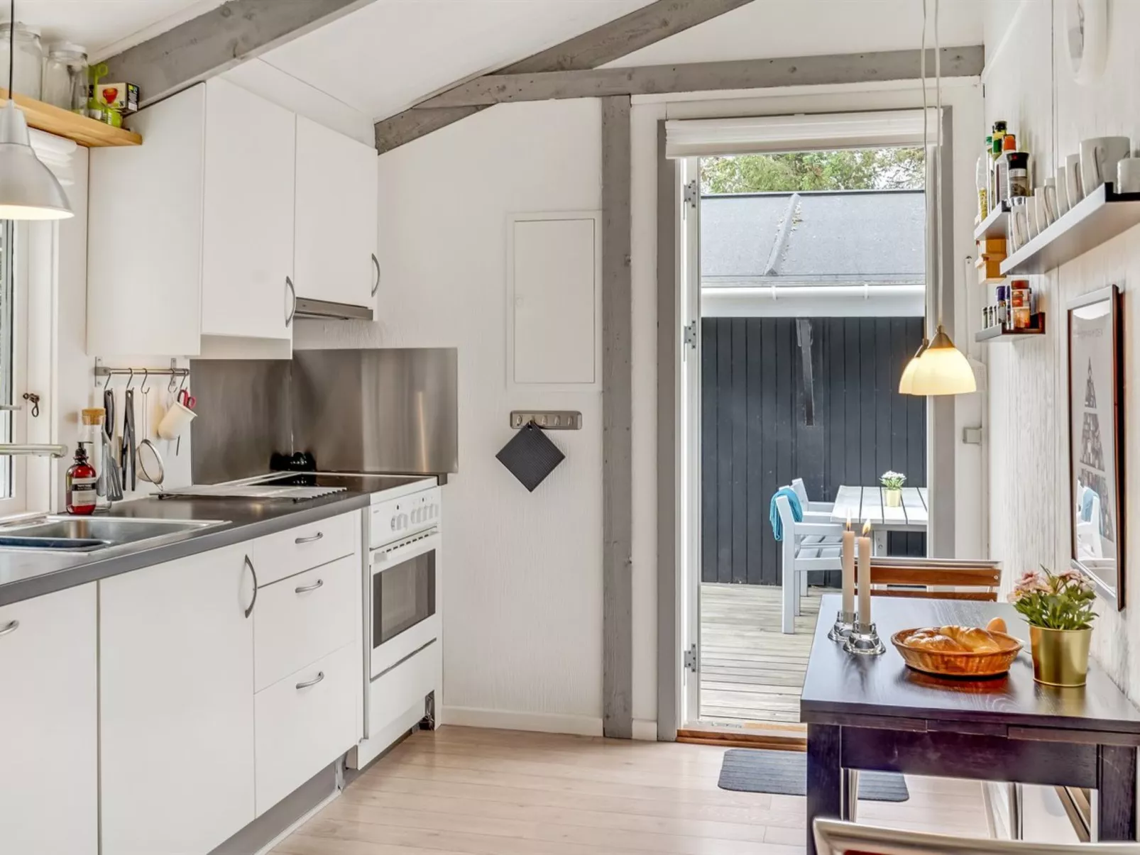 "Eivy" - 1km from the sea-Inside