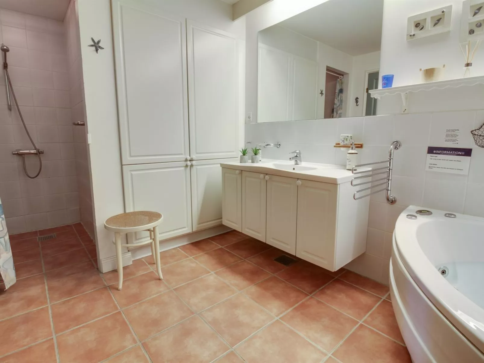 "Eleonore" - 100m from the sea-Dedans