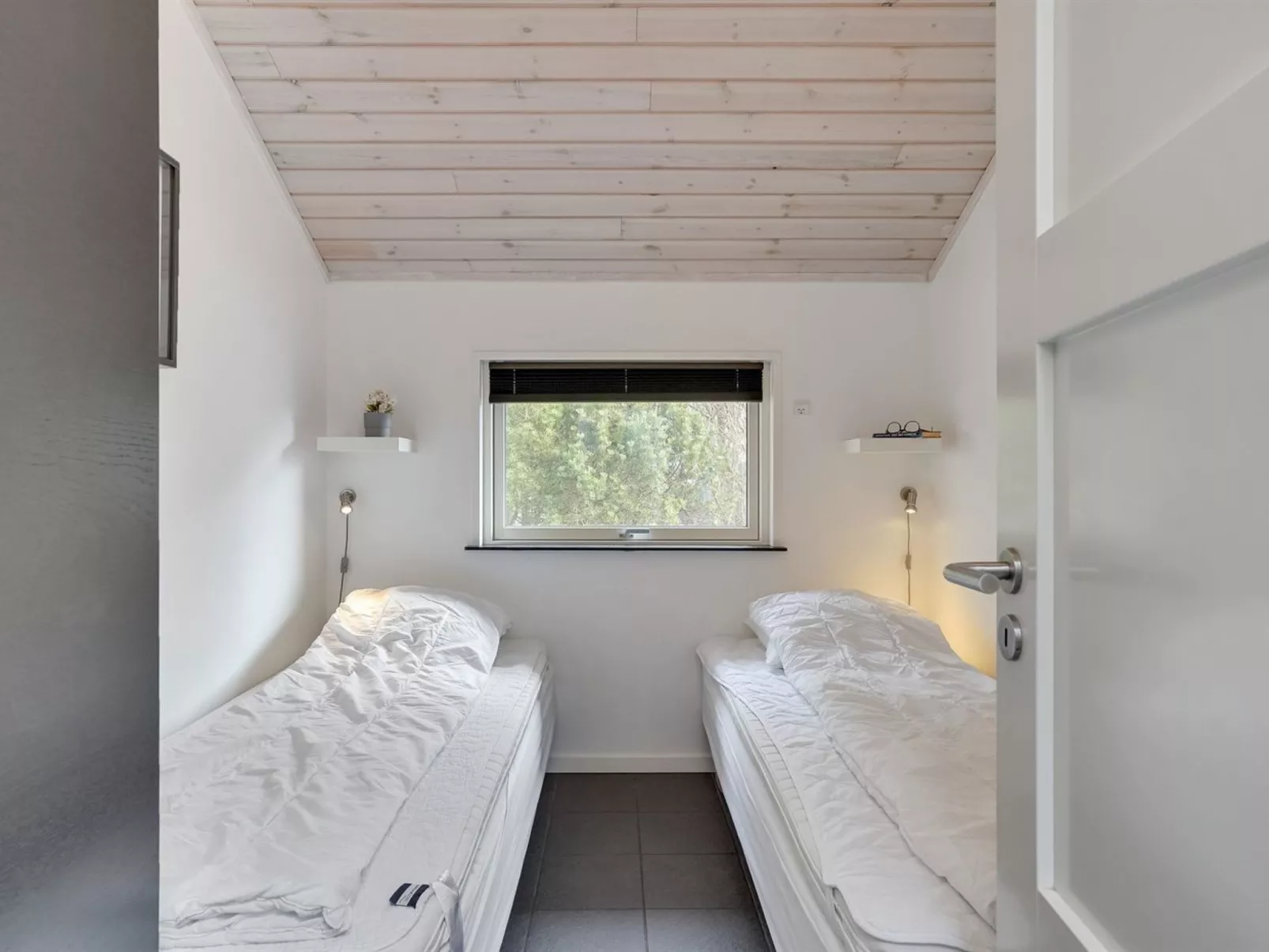 "Nyalle" - 1.3km from the sea-Dedans