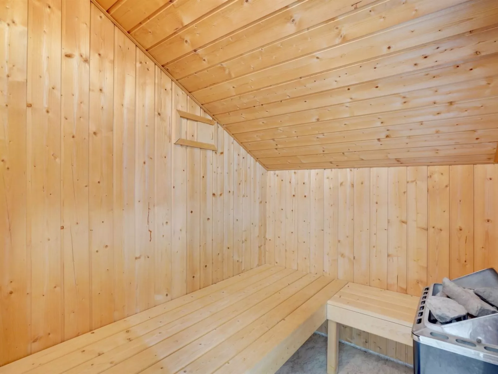 "Petrus" - 750m from the sea-Inside