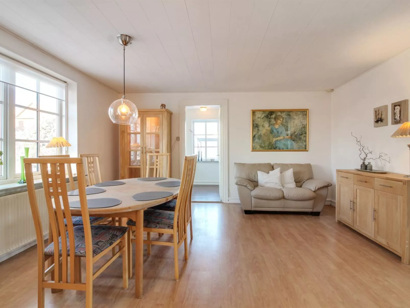 "Fraþulf" - 6km from the sea-Dedans