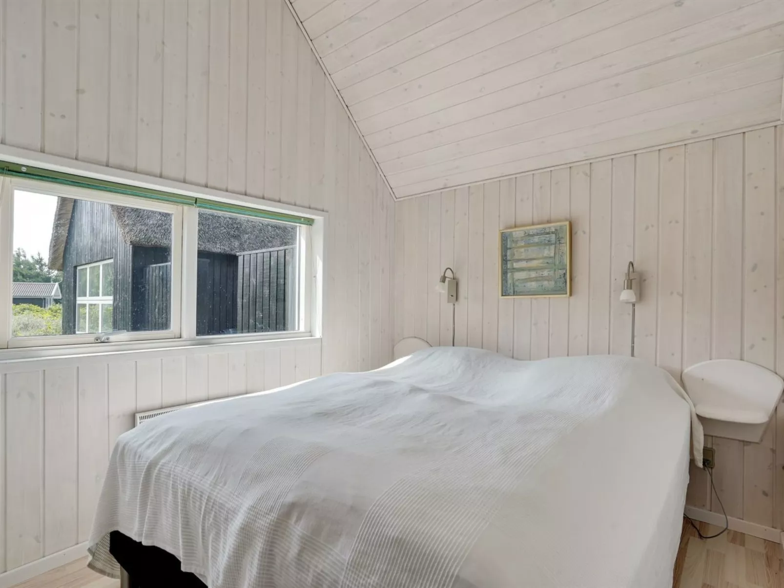 "Allin" - 1km from the sea-Drinnen