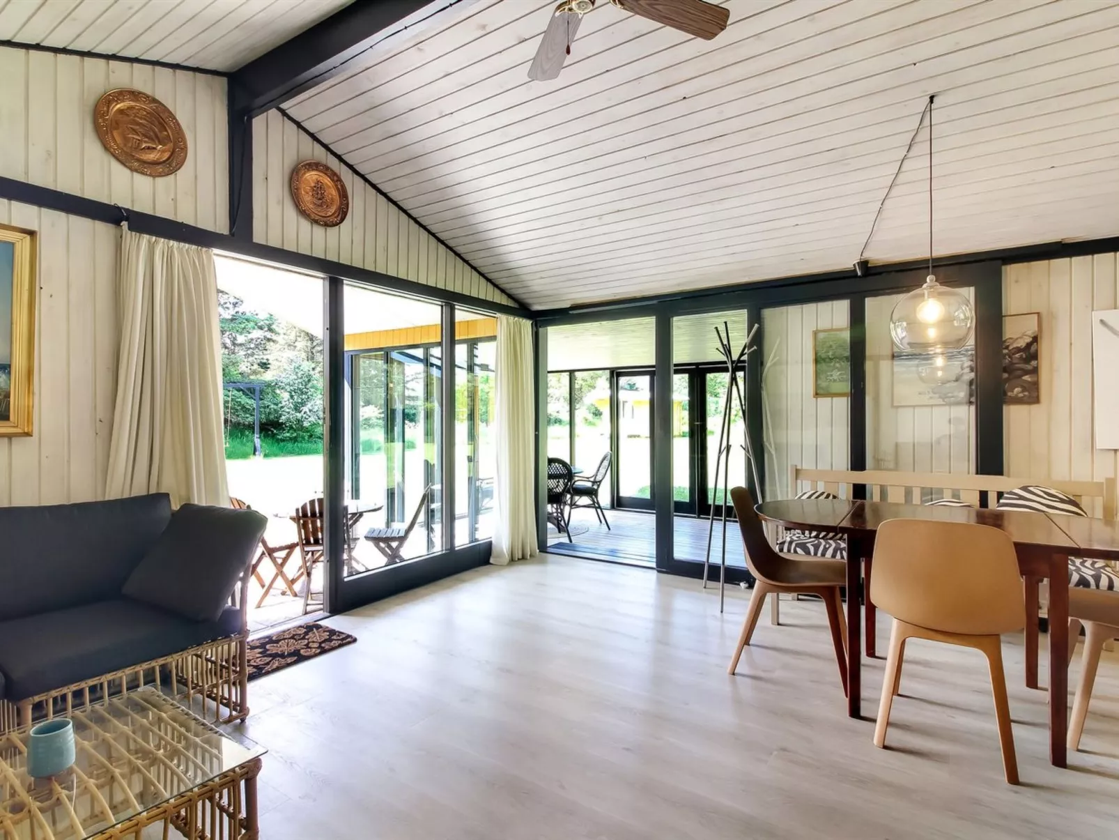 "Biergh" - 600m from the sea-Drinnen