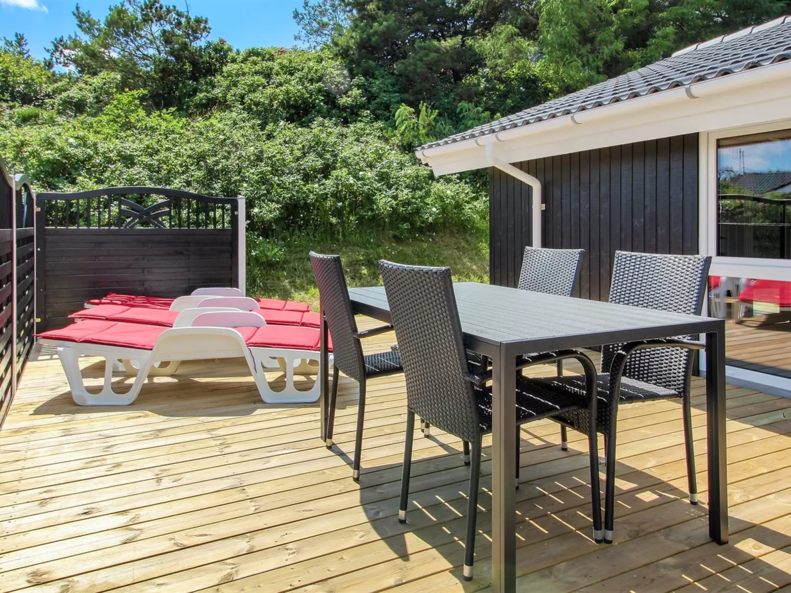 "Sirka" - 200m from the sea-Draußen