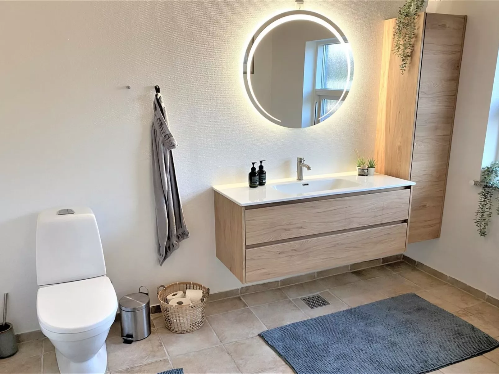 "Thorwith" - 150m from the sea-Dedans