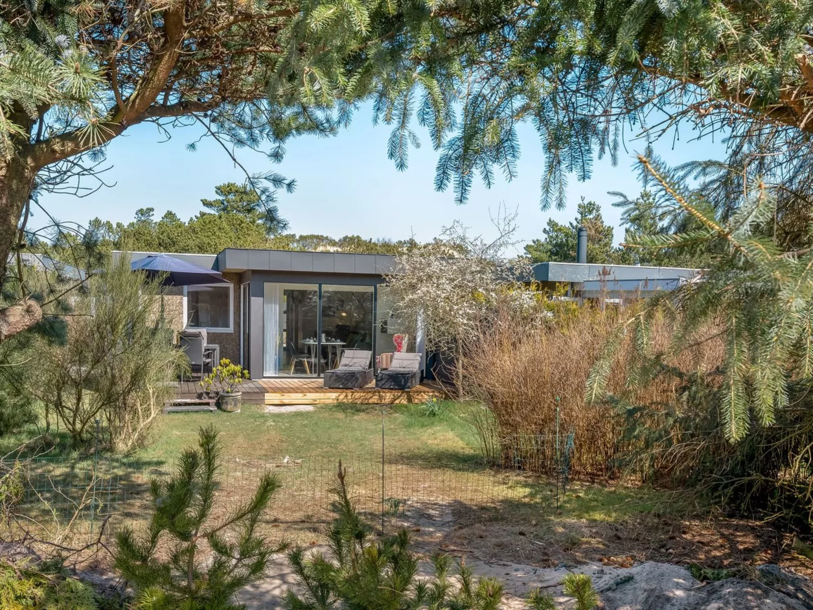 "Clemence" - 900m from the sea-Outside