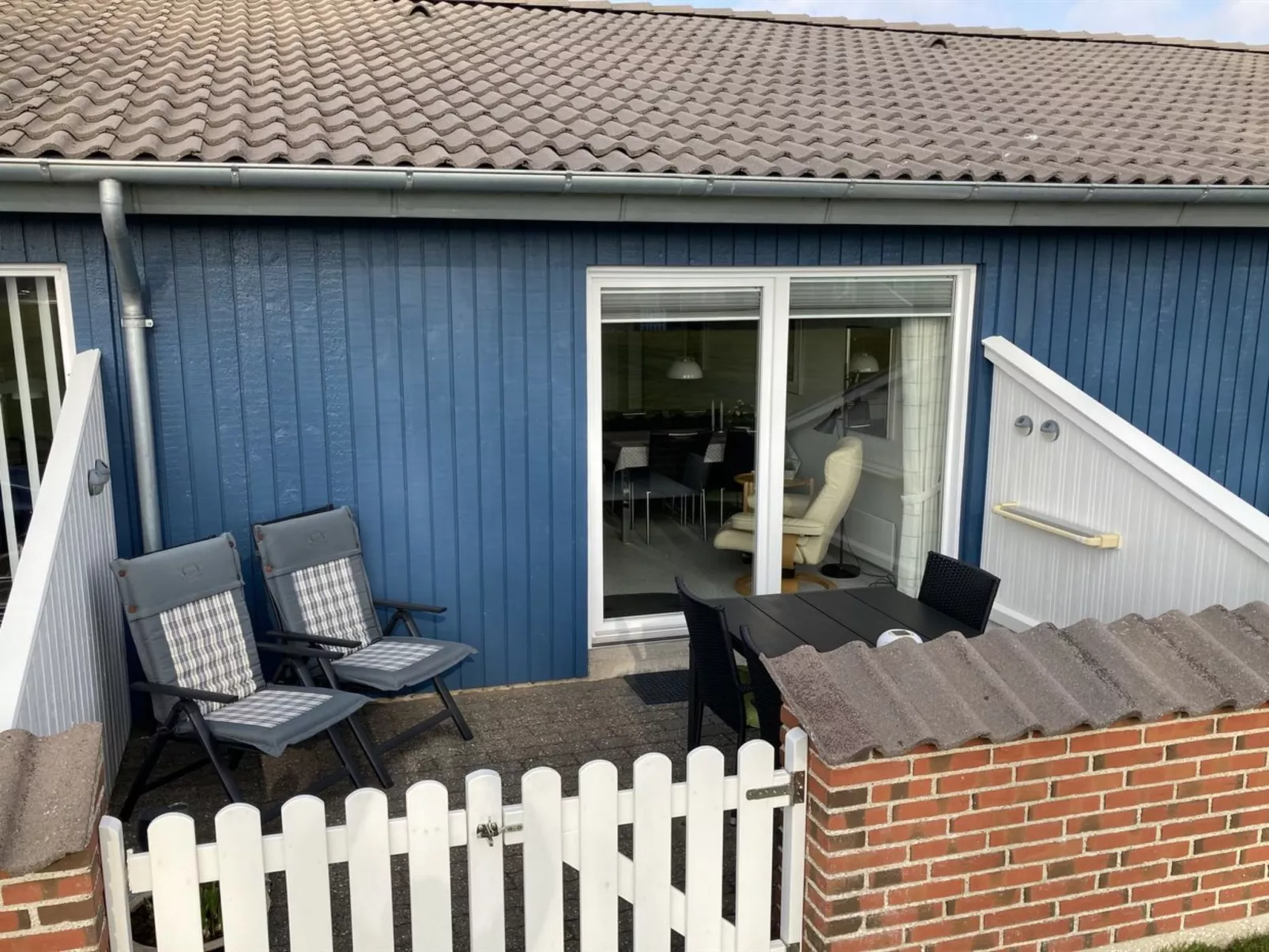 "Elevus" - 10m from the sea-Draußen