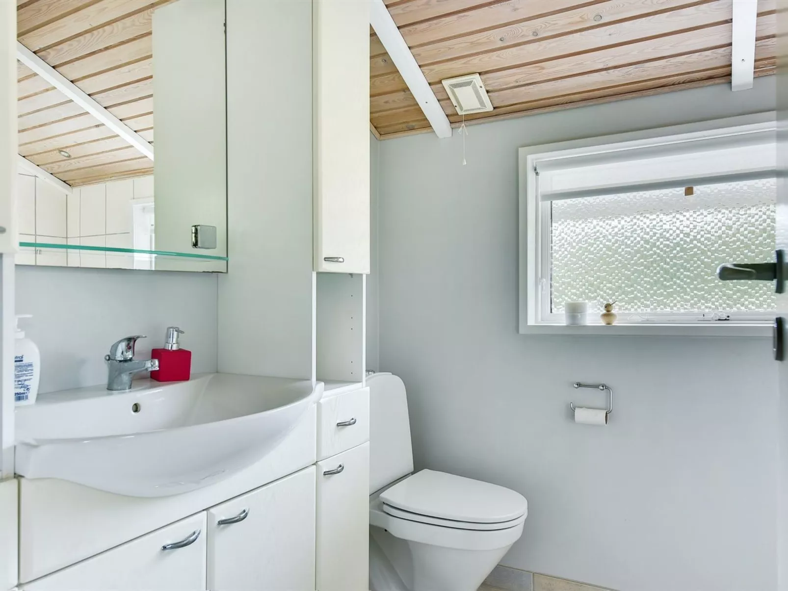 "Keke" - 2.5km from the sea-Inside