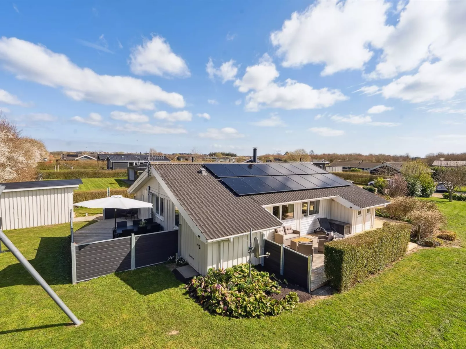 "Tjakko" - 700m from the sea-Outside