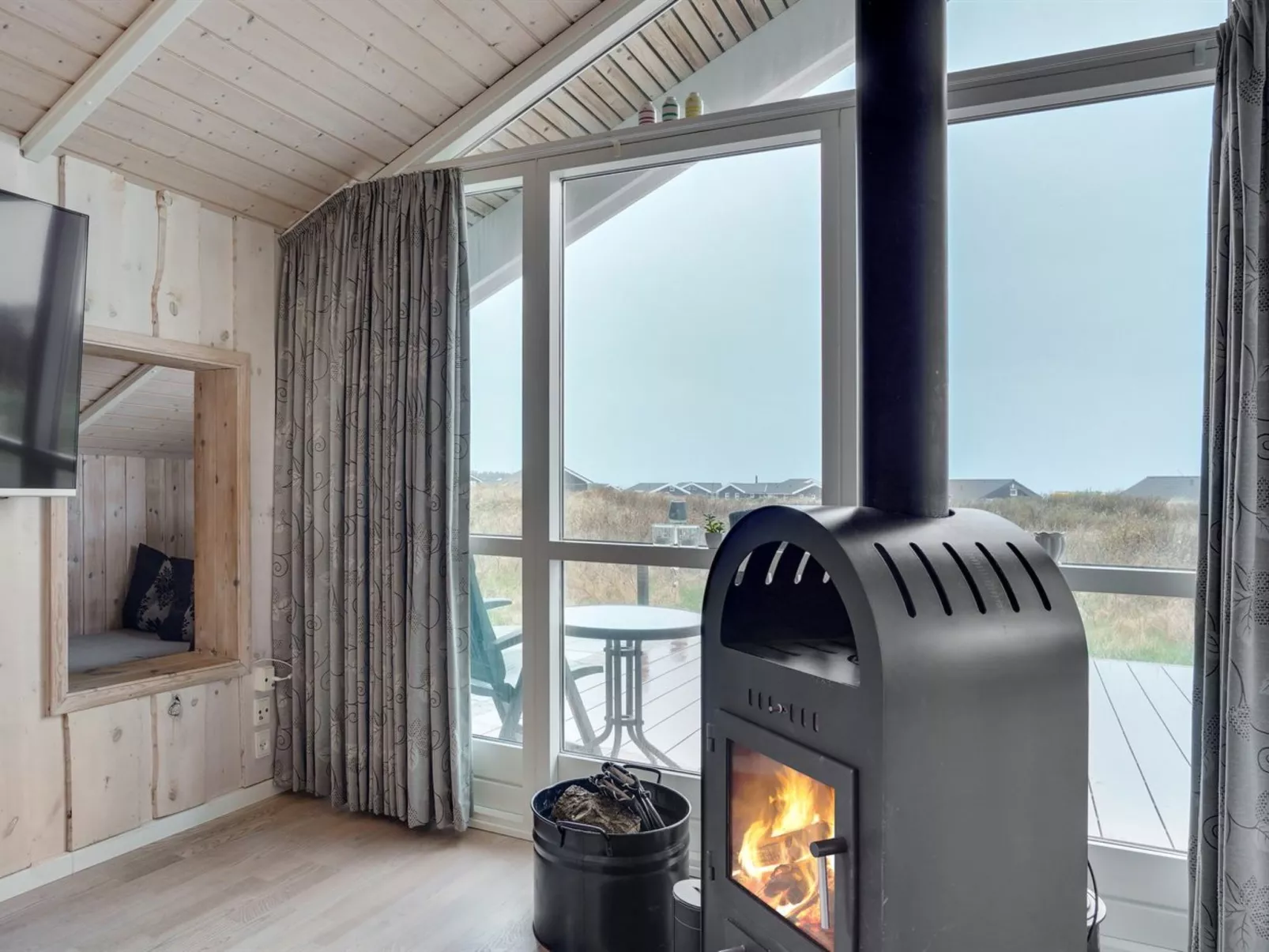 "Patrick" - 300m from the sea-Drinnen