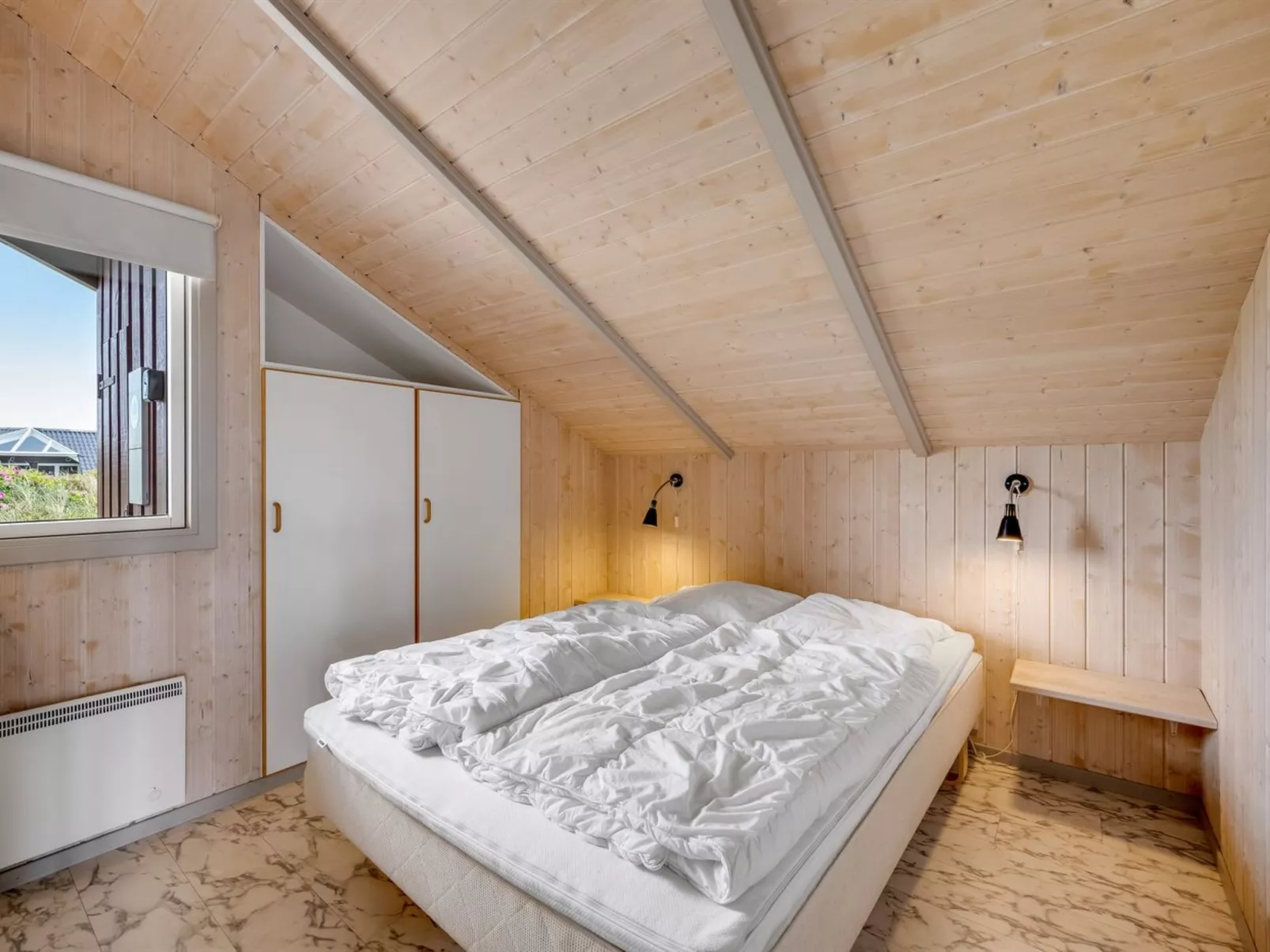 "Tuure" -  from the sea-Dedans