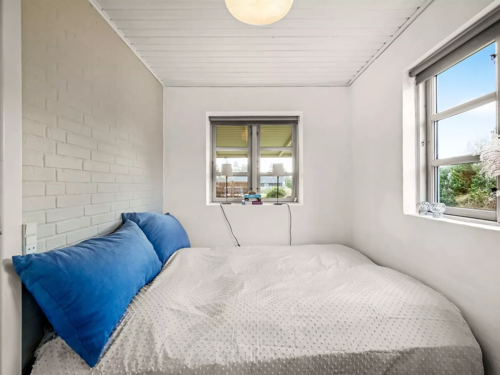 "Agni" - 800m from the sea-Dedans