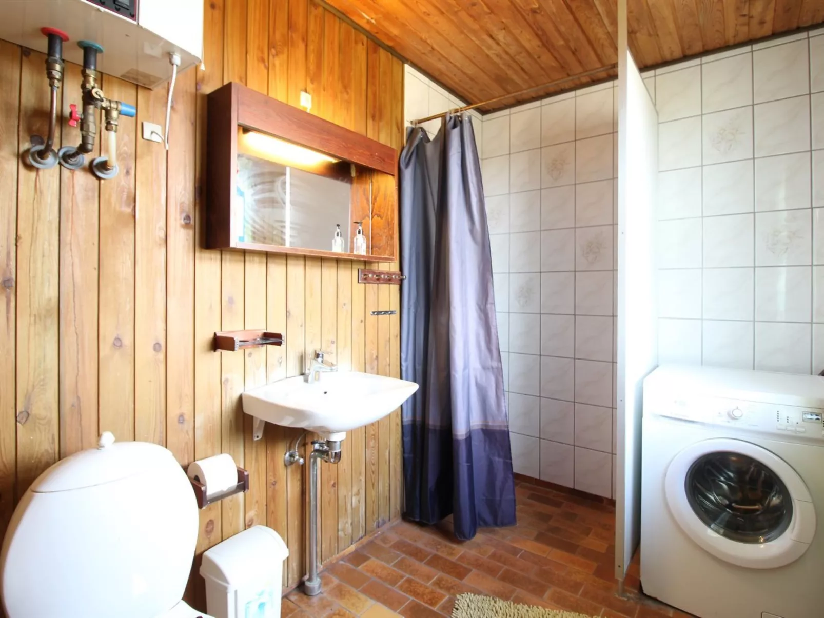 "Rami" -  from the sea-Drinnen