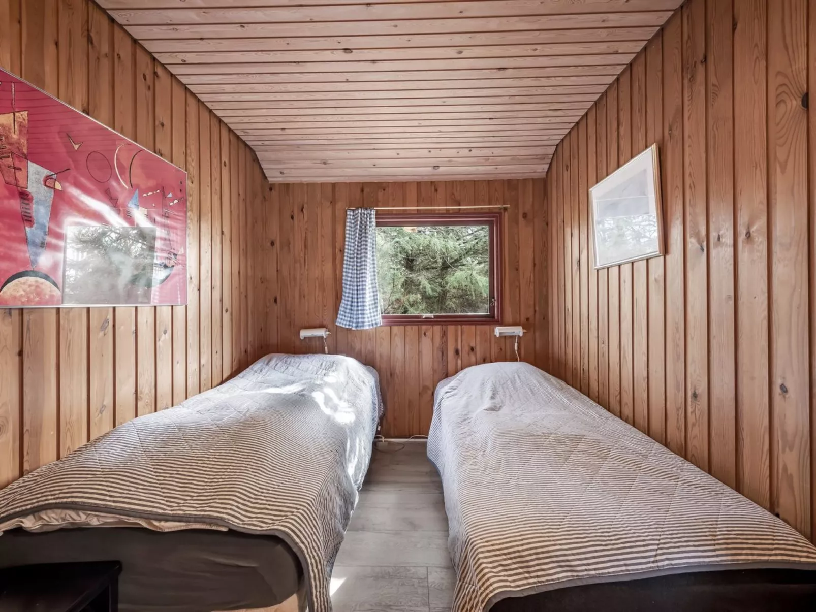 "Tove" - 1.5km from the sea-Drinnen