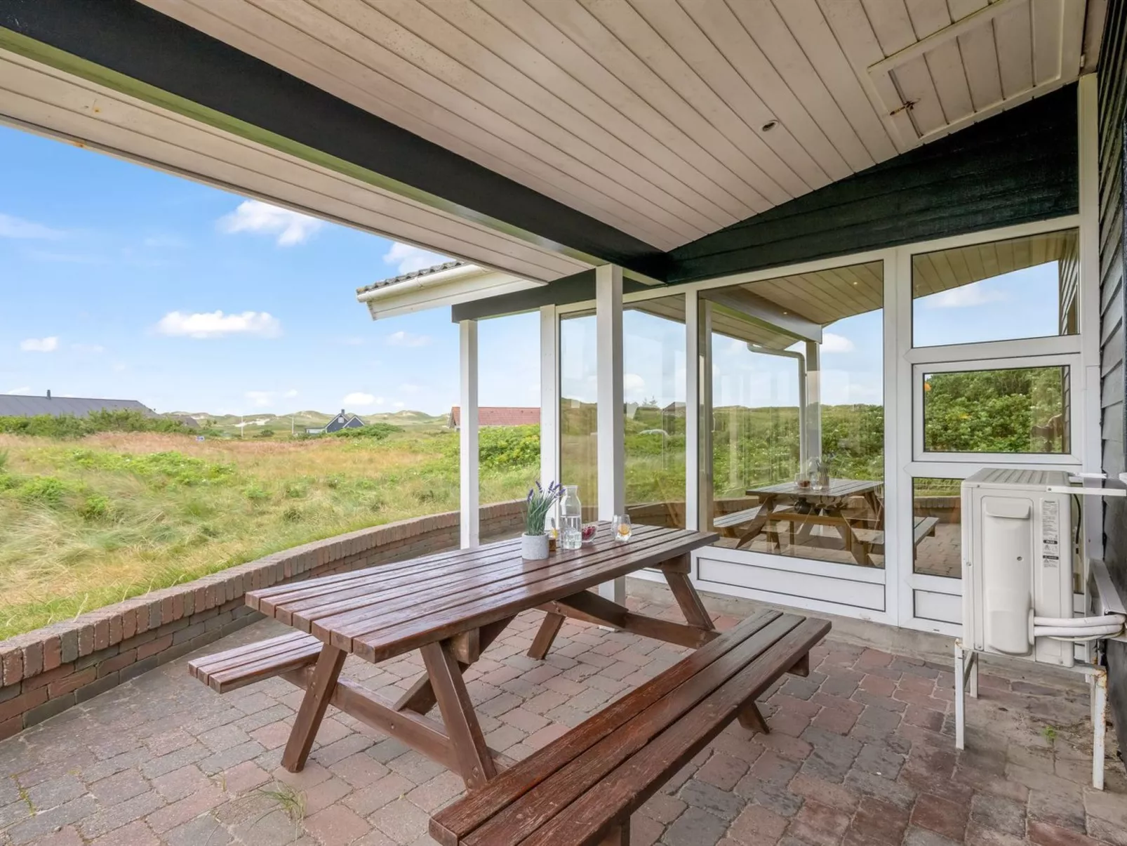 "Eugenie" - 450m from the sea-Draußen