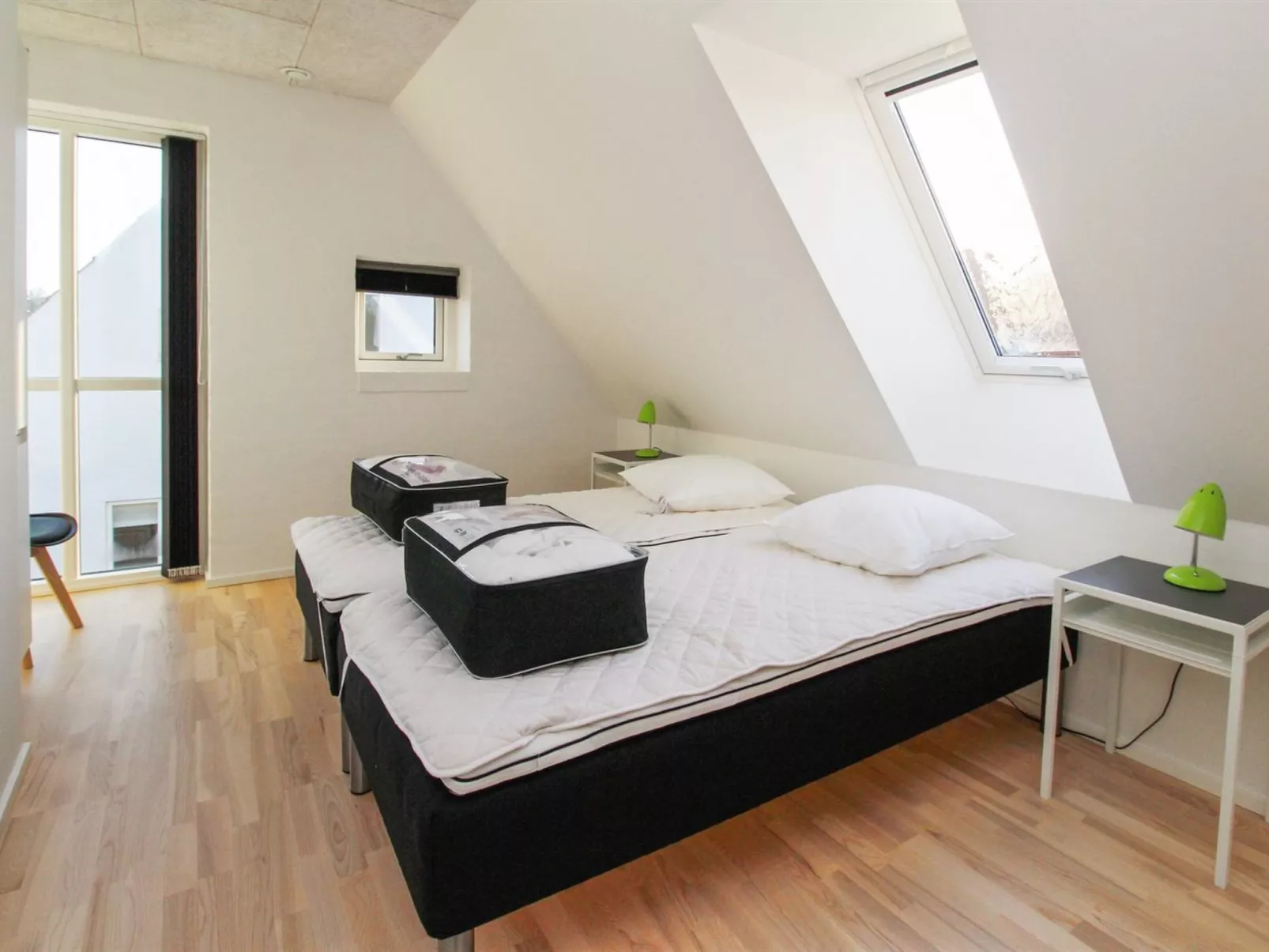 "Halldis" - 600m from the sea-Inside