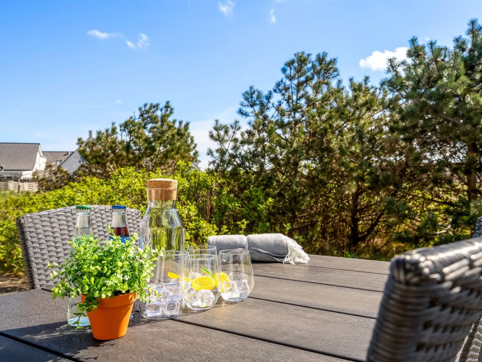 "Hornbogi" - 300m from the sea-Draußen