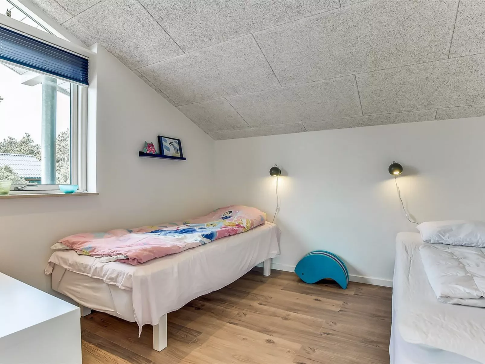 "Stacey" - 800m from the sea-Inside