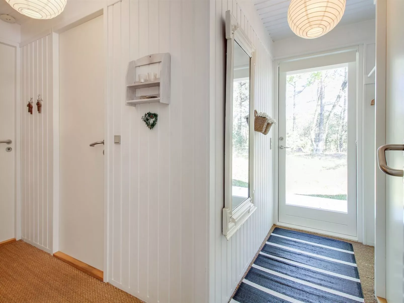 "Galathea" - 800m from the sea-Drinnen